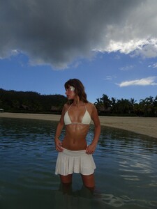 SaskiaJ - House Bunny Skirt - Bone_DSC09543.jpg