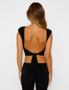 SaskiaTJ - TMist - RESHOOT_TM13334_SHAYNA_TOP_BLACK_5.jpg