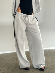 SaskiaTJ - TMist - TM17876_PAYTON_TRACKPANT_STONE__6.png