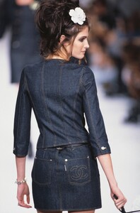 StephanieSeymour_ChanelSS1996_04.jpg