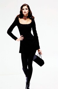 StephanieSeymour_DolceGabbanaFW1992_19.jpg