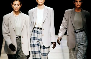 StephanieSeymour_GiorgioArmaniFW1992_02.jpg