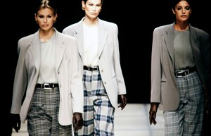 StephanieSeymour_GiorgioArmaniFW1992_03.jpg