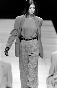 StephanieSeymour_GiorgioArmaniFW1992_06.jpg