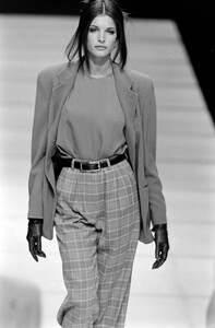 StephanieSeymour_GiorgioArmaniFW1992_09.jpg