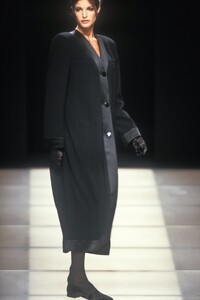 StephanieSeymour_GiorgioArmaniFW1992_15.jpg