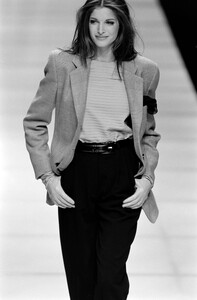 StephanieSeymour_GiorgioArmaniFW1992_20.jpg
