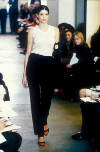 StephanieSeymour_HelmutLangFW1999_01.jpg