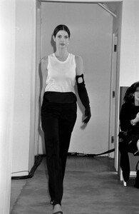 StephanieSeymour_HelmutLangFW1999_07.jpg