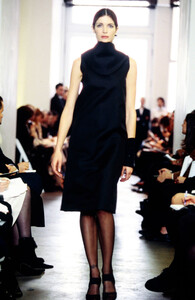 StephanieSeymour_HelmutLangFW1999_12.jpg