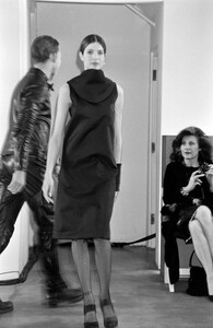 StephanieSeymour_HelmutLangFW1999_14.jpg