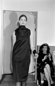 StephanieSeymour_HelmutLangFW1999_15.jpg