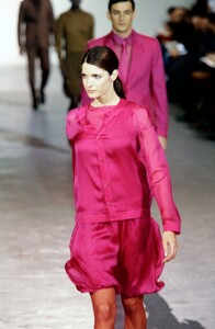 StephanieSeymour_HelmutLangFW2000_02.jpg