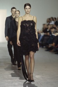 StephanieSeymour_HelmutLangFW2000_08.jpg