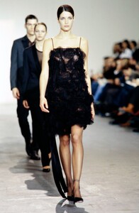 StephanieSeymour_HelmutLangFW2000_09.jpg