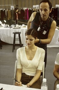 StephanieSeymour_HelmutLangFW2000_13.jpg