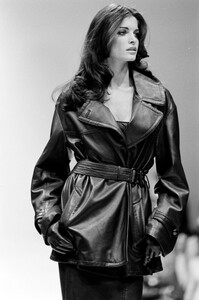 StephanieSeymour_JilSanderFW1992_07.jpg