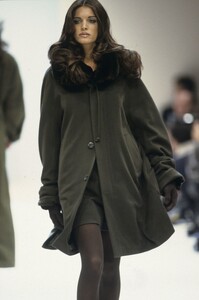 StephanieSeymour_JilSanderFW1992_08.jpg