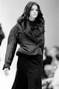 StephanieSeymour_JilSanderFW1992_12.jpg