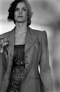 StephanieSeymour_MarcJacobsSS1995_04.jpg