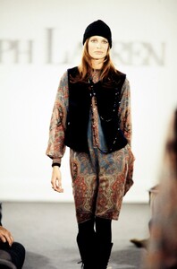 StephanieSeymour_RalphLaurenFW1993_01.jpg