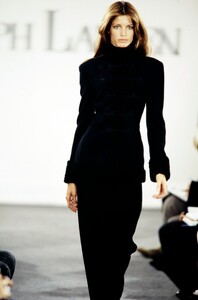 StephanieSeymour_RalphLaurenFW1993_05.jpg