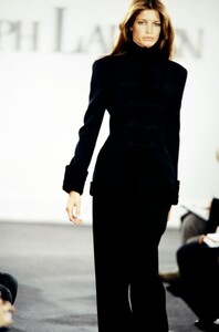 StephanieSeymour_RalphLaurenFW1993_06.jpg