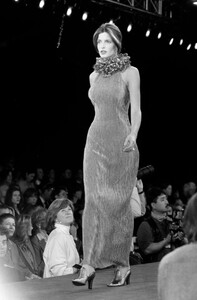 StephanieSeymour_RalphLaurenFW1994_03.jpg
