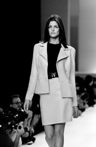 StephanieSeymour_RalphLaurenSS1996_25.jpg