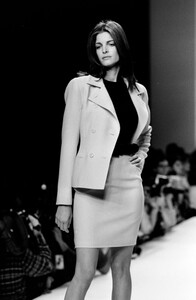 StephanieSeymour_RalphLaurenSS1996_26.jpg