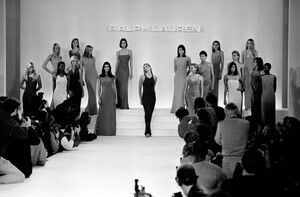 StephanieSeymour_RalphLaurenSS1996_58.jpg