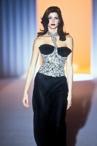 StephanieSeymour_ValentinoSS1995_05.jpg