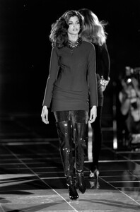 StephanieSeymour_VersaceFW1991_25.jpg