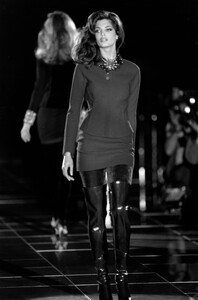 StephanieSeymour_VersaceFW1991_26.jpg