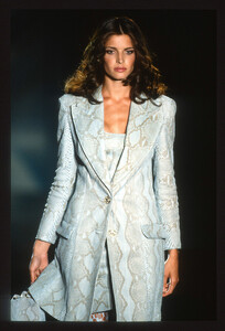 StephanieSeymour_VersaceHCFW1994.jpg