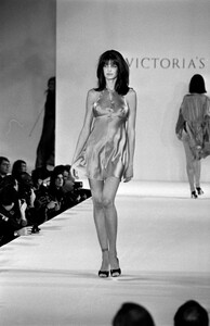 StephanieSeymour_Victoria'sSecret1996_11.jpg