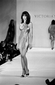 StephanieSeymour_Victoria'sSecret1996_13.jpg