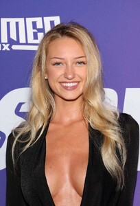 Sydney Thomas - Barstool Sports [2025.09.30] GettyImages-2236681549.248e8c71.jpg