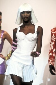 Thierry Mugler 1994 Women RTW 75.jpg