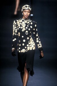 Valentino 1992 Haute Couture 74.jpg