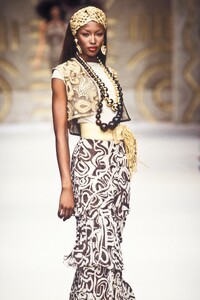 Valentino 1993 Women RTW 8.jpg