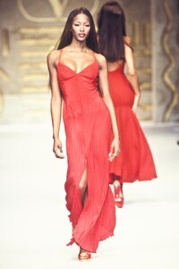 Valentino 1993 Women RTW 82.jpg