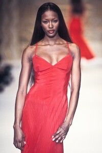 Valentino 1993 Women RTW 83.jpg