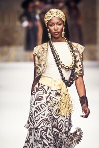 Valentino 1993 Women RTW 9.jpg