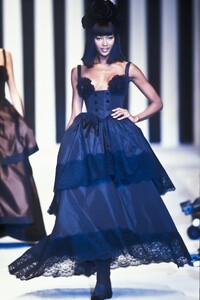 Valentino 1994 Women RTW 129.jpg