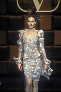 Valentino 1996 Haute Couture 33.jpg