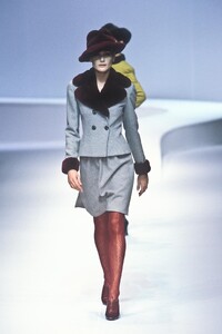 Valentino 1996 Women RTW 1.jpg