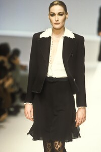 Valentino 1996 Women RTW 145.jpg
