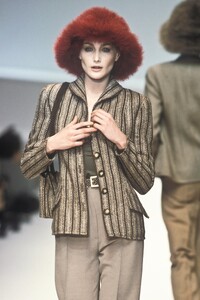 Valentino 1996 Women RTW 44.jpg