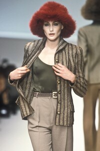 Valentino 1996 Women RTW 45.jpg